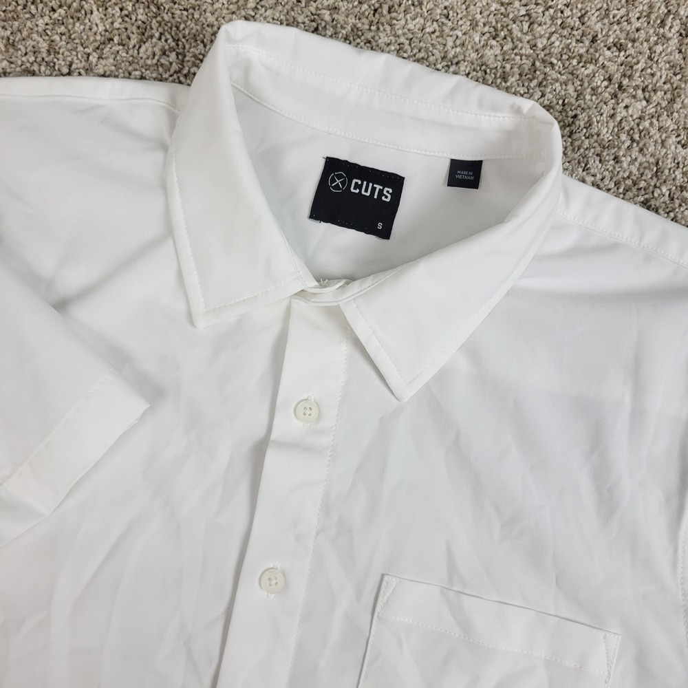 CUTS Mens Small Solid White Performance Stretch Button Up Short Sleeve